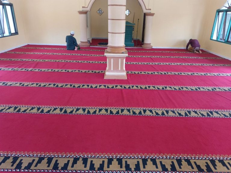 Blog Sentra Masjid PEMASANGAN KARPET MASJID AL-BASRI MEGA SAKTI, LAMPUNG TIMUR